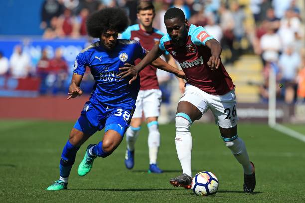 高居榜首 高居榜首